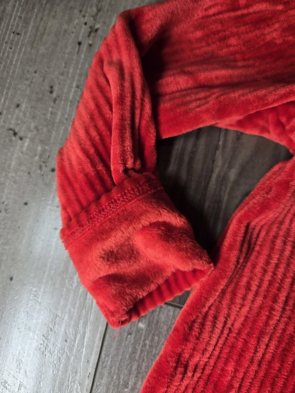 Old Navy Red Ribbed Fleece-Lined Footed One-Piece Pajamas Size 3-6M Baby NWOT